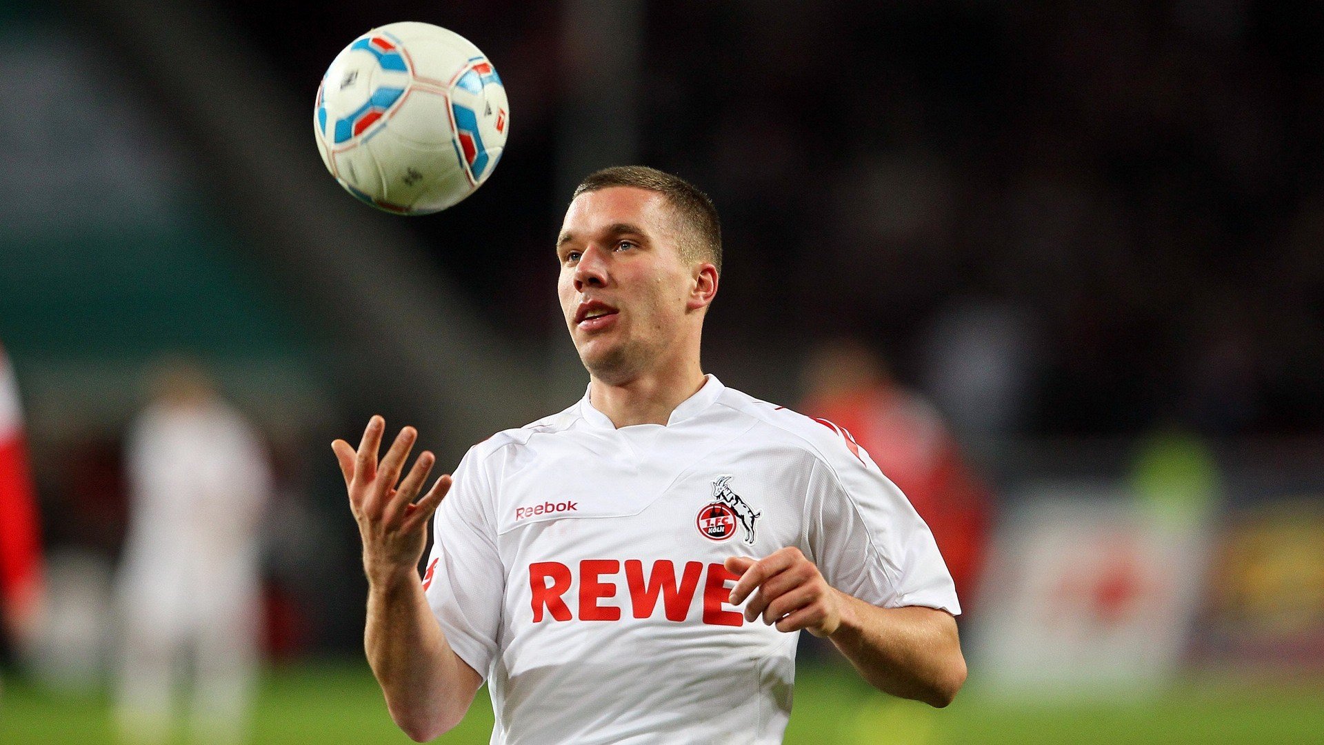 专业摄影捕捉高光时刻定格精彩瞬间激发更多观众情绪，好的摄影师捕捉瞬间