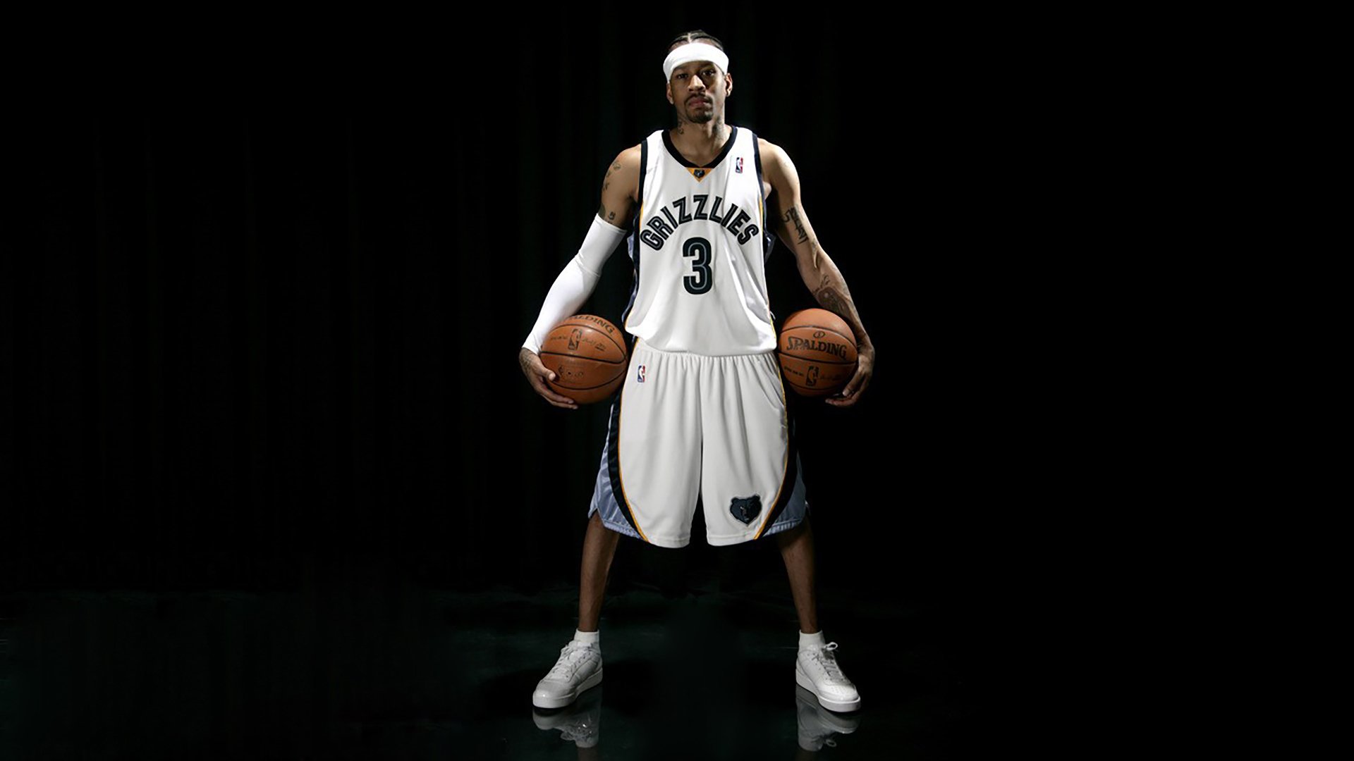 防守体系紧密，区域控制效果明显，进行防守